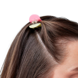 mane x chunks lil chunk clip in model's hair