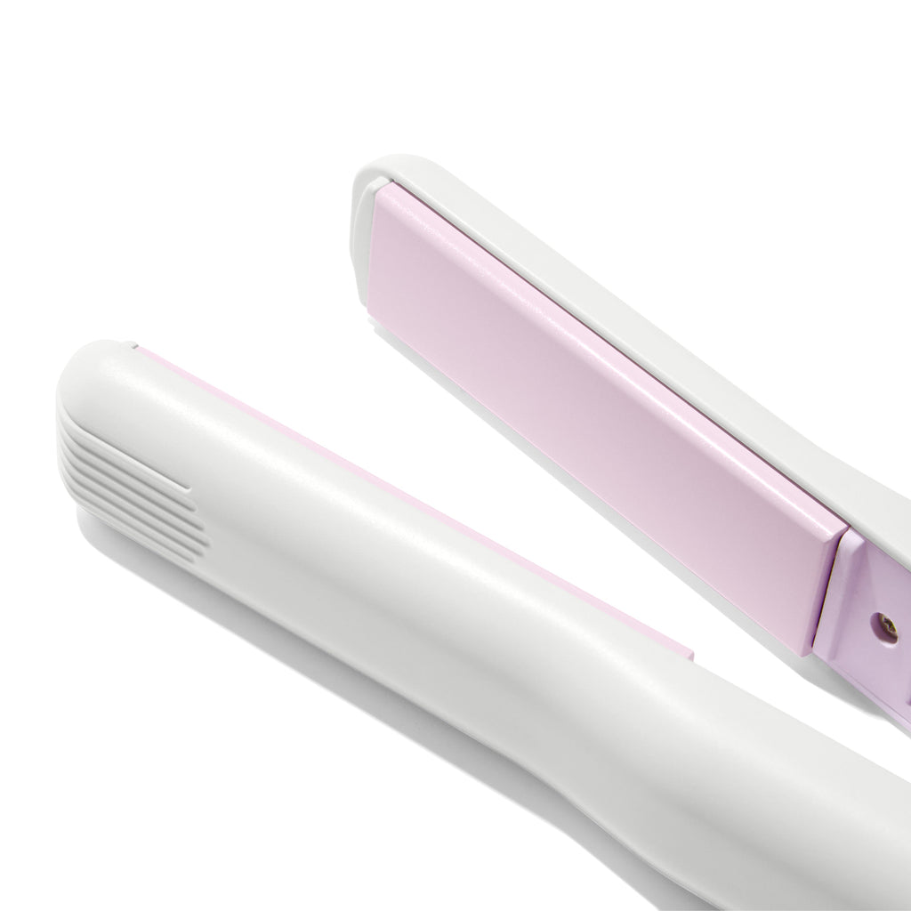 mane by mane addicts three way multi-use flat iron plate close-up