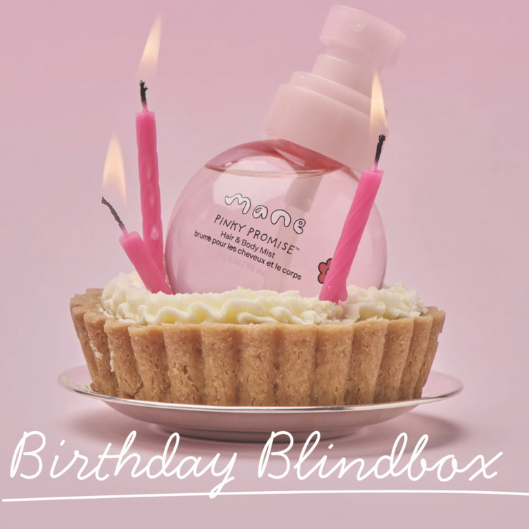 Product packaging with candles and a tart on a pink background, labeled 